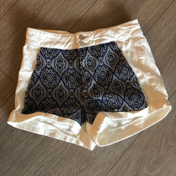 Bebe Embroidery Cuffed Shorts Double Button - Picture 1 of 6